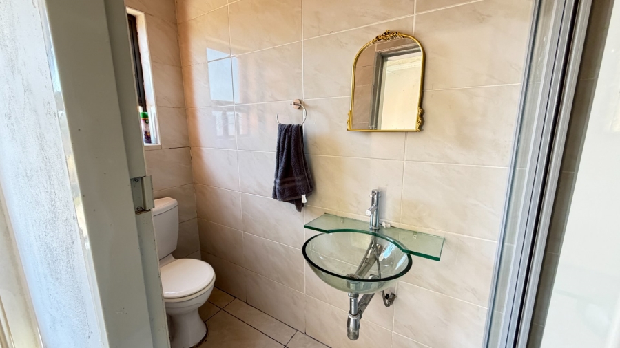 5 Bedroom Property for Sale in Grimbeeck Park North West